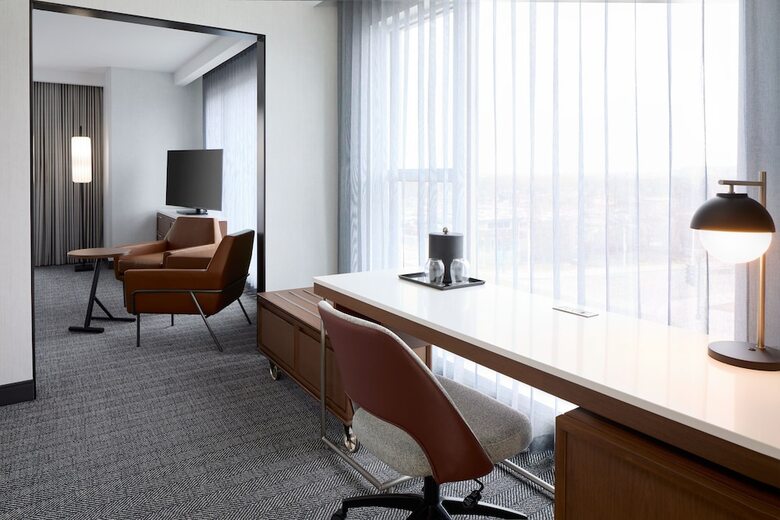 Hotel Courtyard By Marriott Montreal Laval