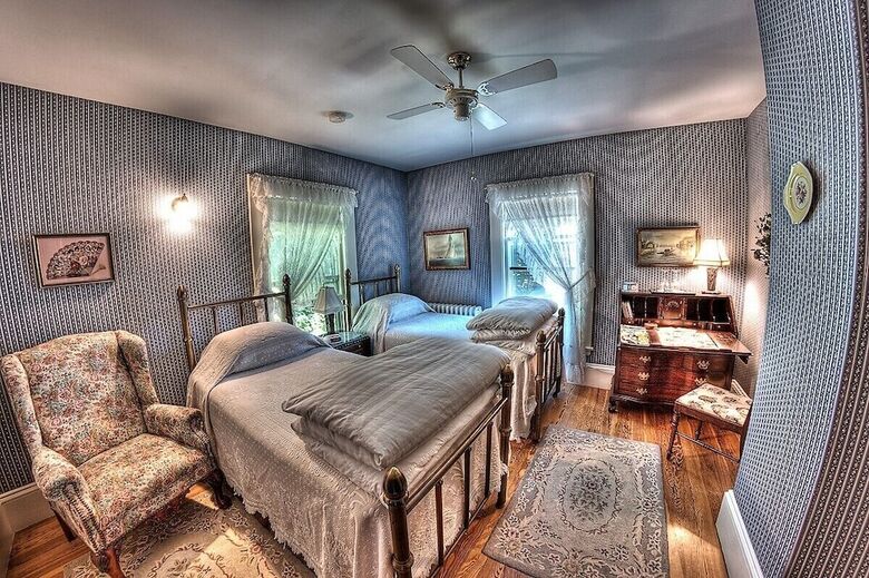 Bed & Breakfast The Jeweled Turret Inn