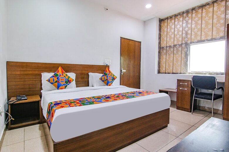 Fabhotel The Orient