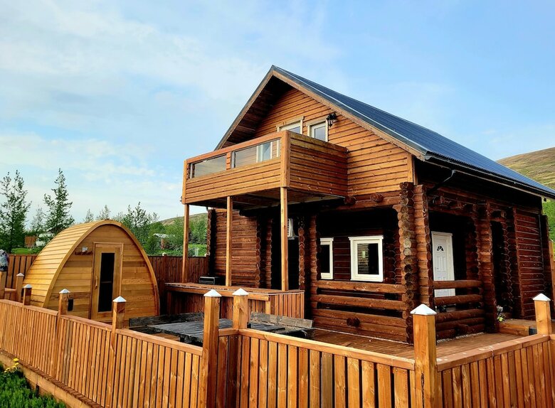 Loghouse With Amazing View And Sauna