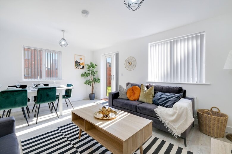 Modern 5 Bedroom 3 Bath Hse Aylesbury