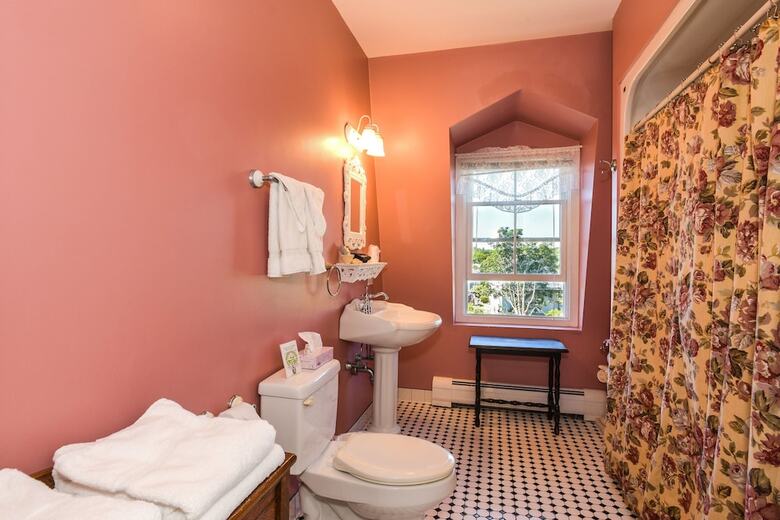 Bed & Breakfast Payne's Harbor View Inn
