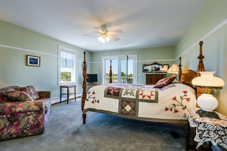Bed & Breakfast Payne's Harbor View Inn