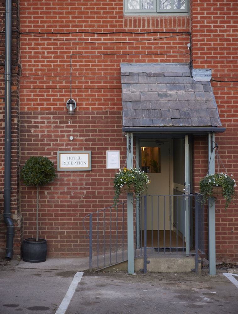 Castle Hotel By Chef And Brewer Collection