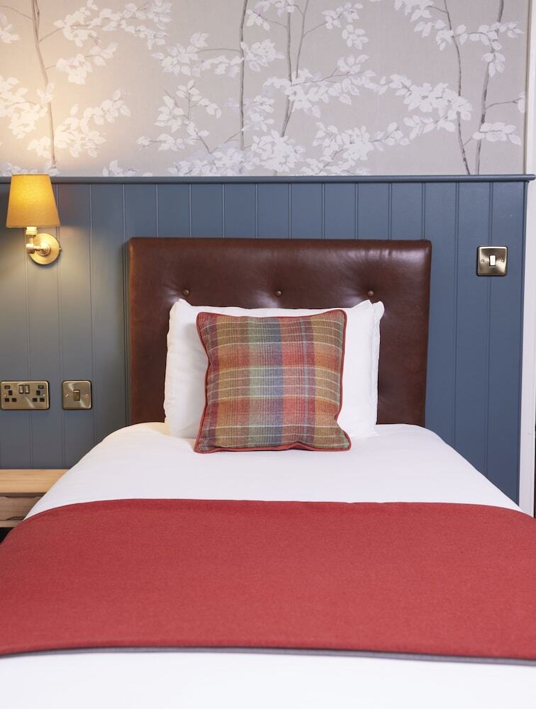 Castle Hotel By Chef And Brewer Collection