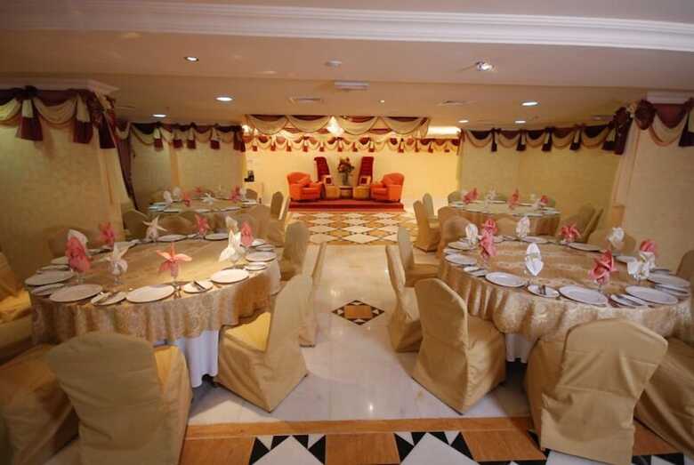 Al Bustan Hotel