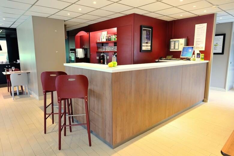 Hotel Campanile Villejust - Za Courtaboeuf