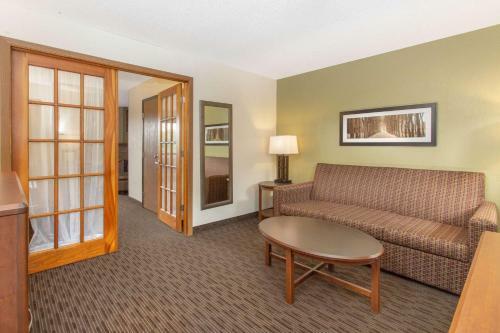 Hotel Americinn Of Calumet