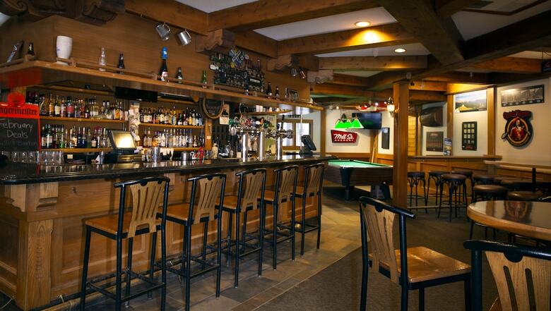 Hotel Whistler's Inn