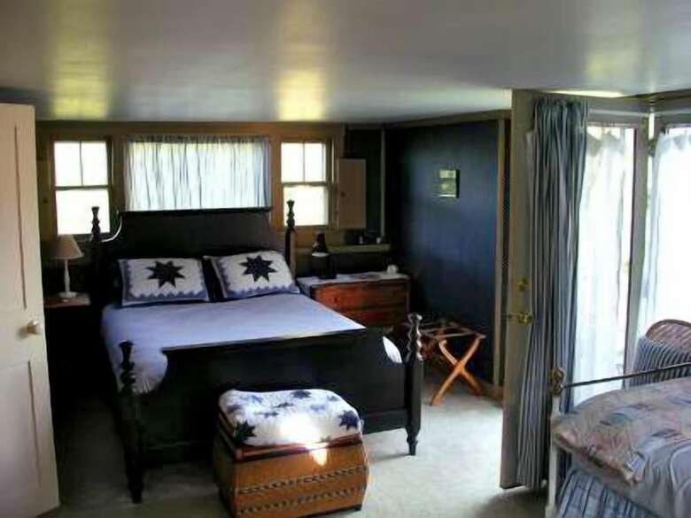 Bed & Breakfast Inn At Neshobe River