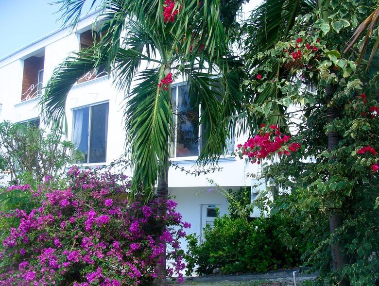 Coral Lane Beach Apartments