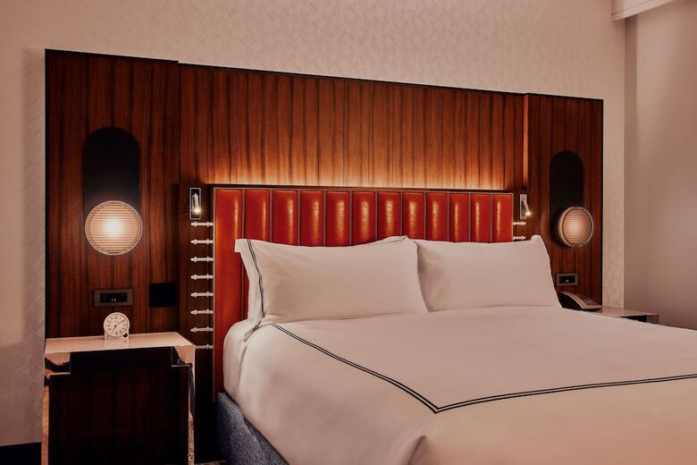 Hotel The Godfrey Detroit, Curio Collection By Hilton