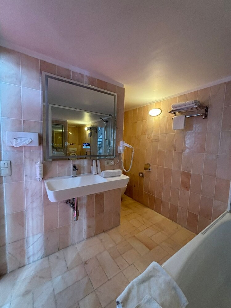 La Bourse Hotel