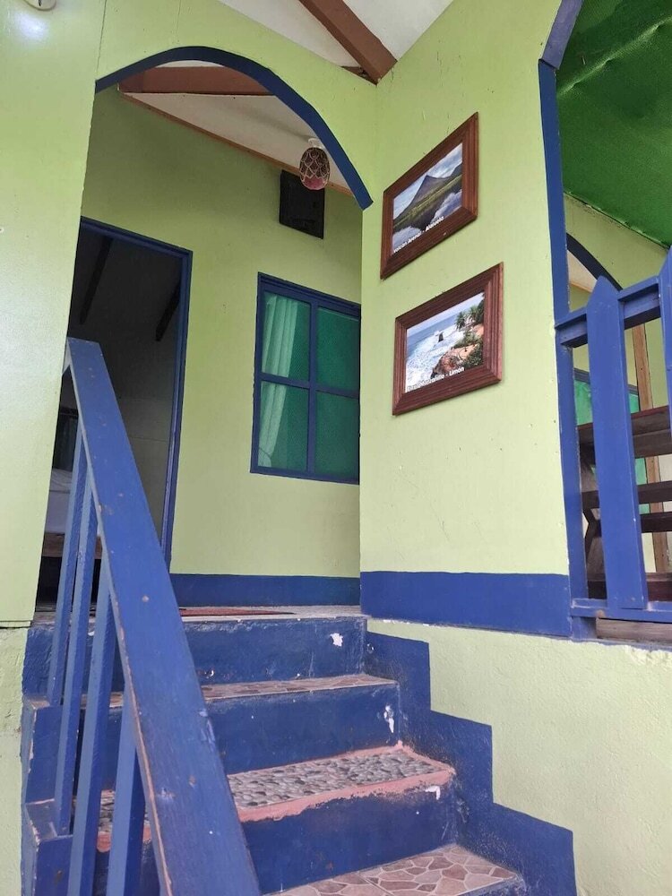 Bed & Breakfast Cabinas Tortuguero Natural