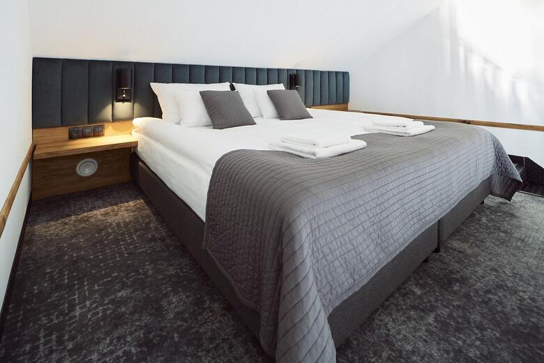 New Port Hotel