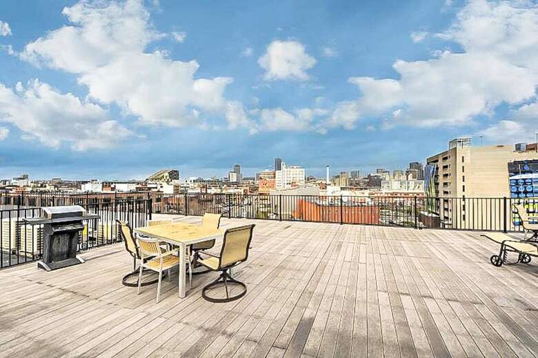 Hotel Seaport Signal Building By Vacasa
