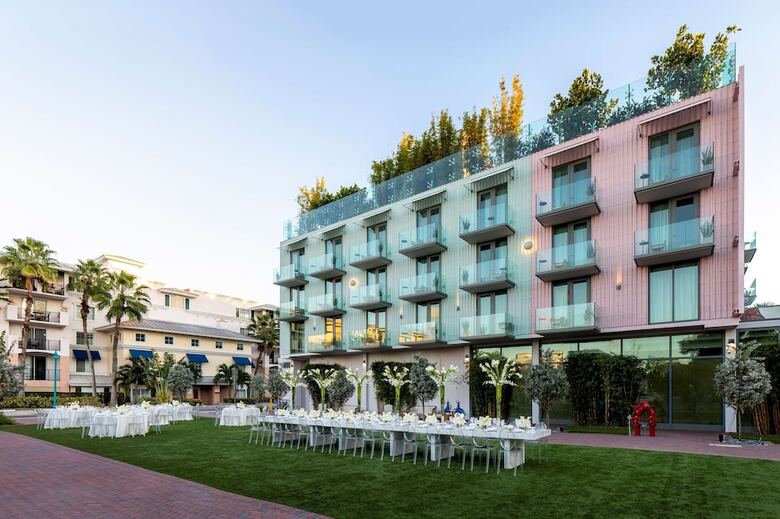 The Ray Hotel Delray Beach, Curio Collection By Hilton
