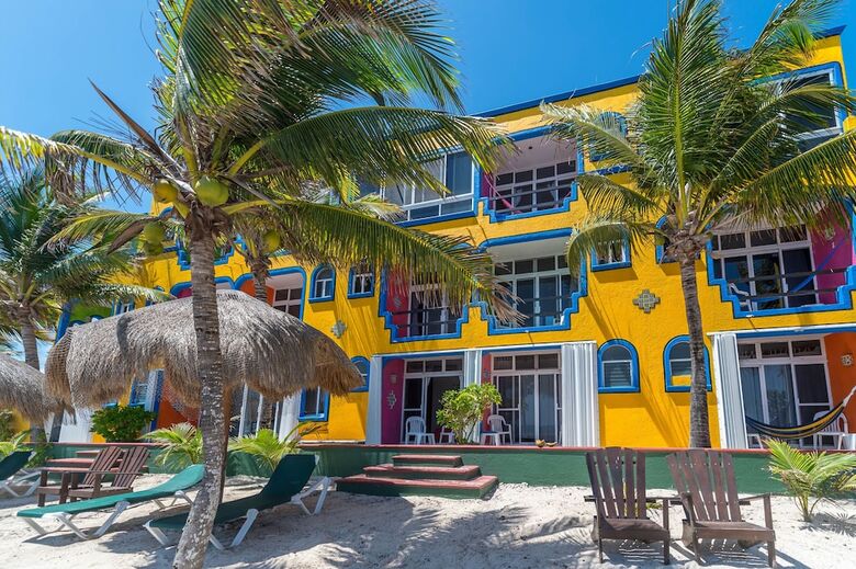 Del Sol Beachfront Hotel And Condos