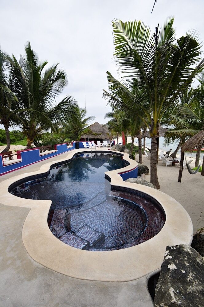 Del Sol Beachfront Hotel And Condos