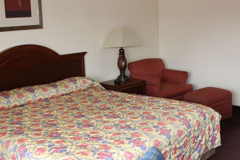 Auburn Motel