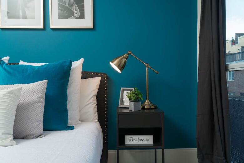 Hotel Peter St - Downtown Suite With Balcony
