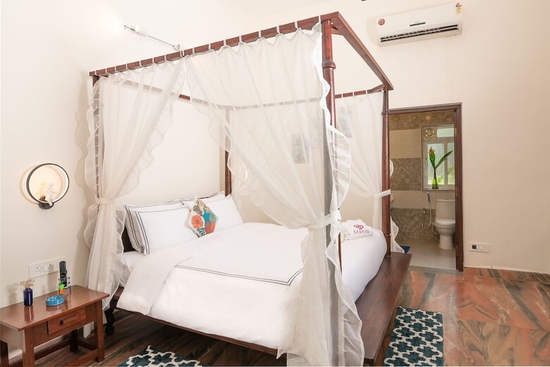 Hotel Sashas Holiday Village