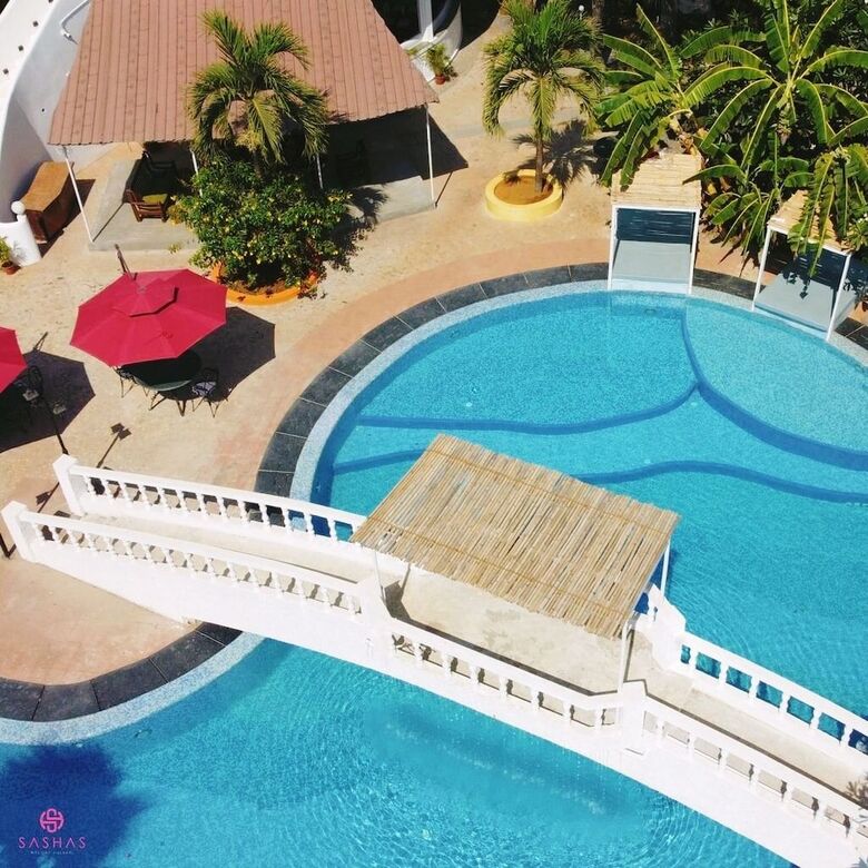 Hotel Sashas Holiday Village