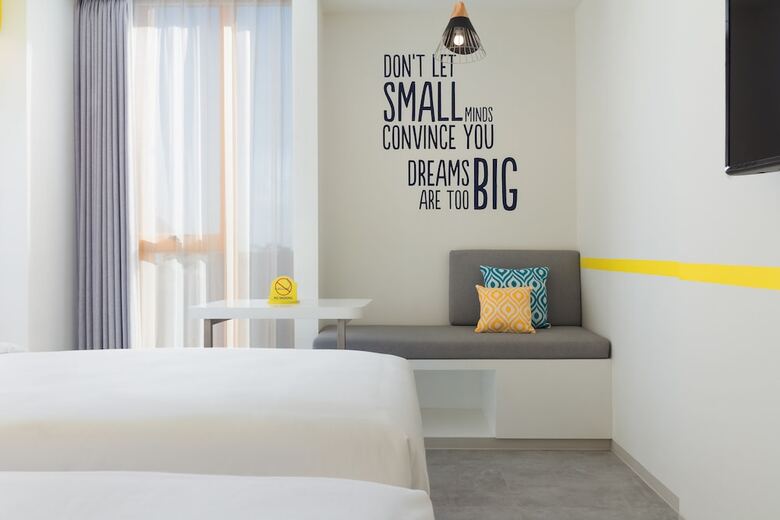 Yello Hotel Kuta Beachwalk Bali