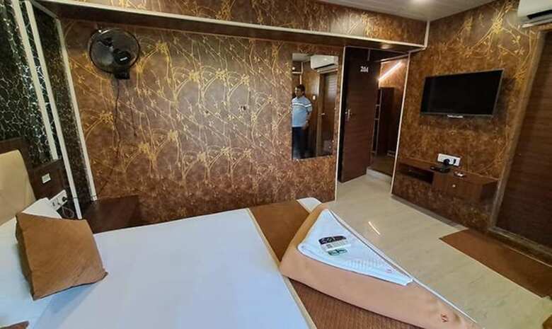 Hotel Fabexpress Ashirwad Residency