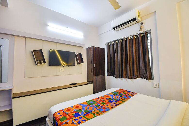 Fabhotel Green Leaf I
