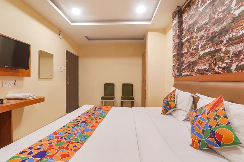 Fabhotel Swarn Banquet