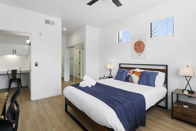 Aparthotel Two Glendale Cozysuites With Pool 2 & 9