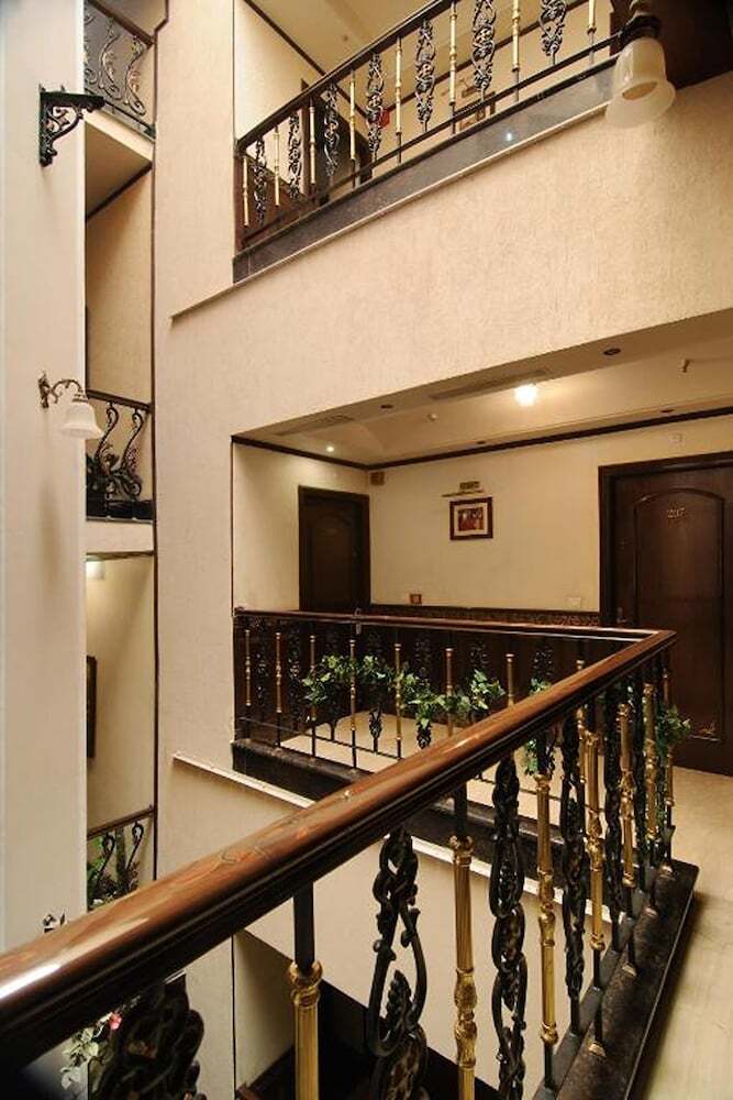 Hotel Greenleaf Apartment And Suites, Kalkaji