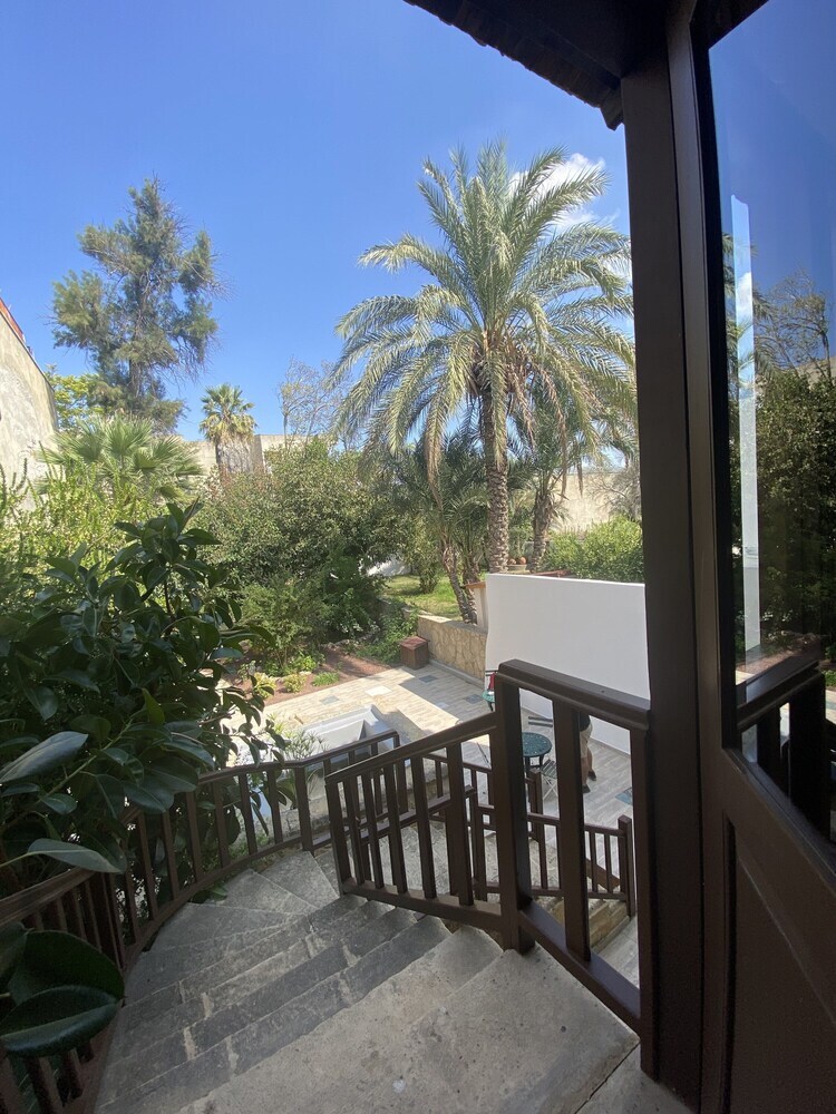 Flor Guest House