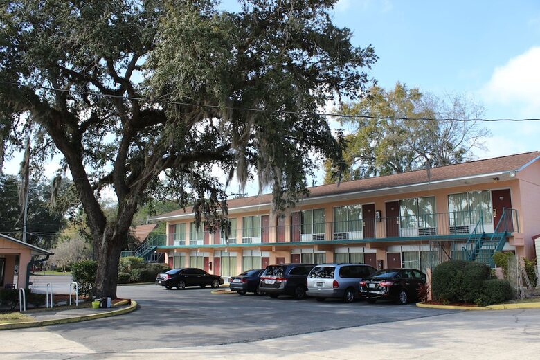 Motel Travelers Inn