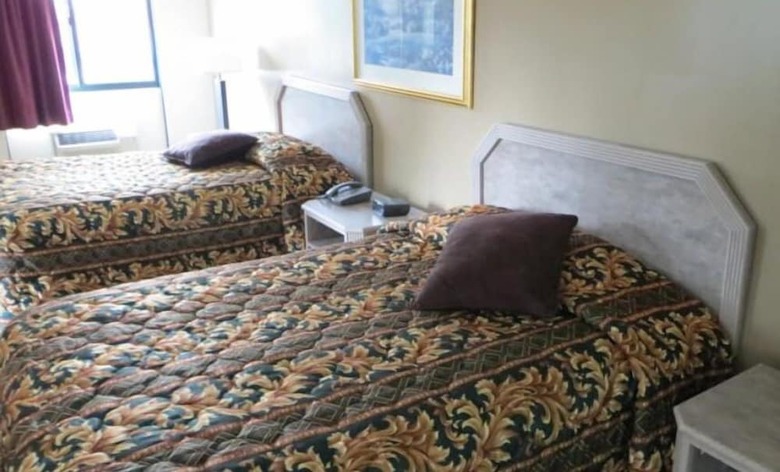 Hotel Amber Inn