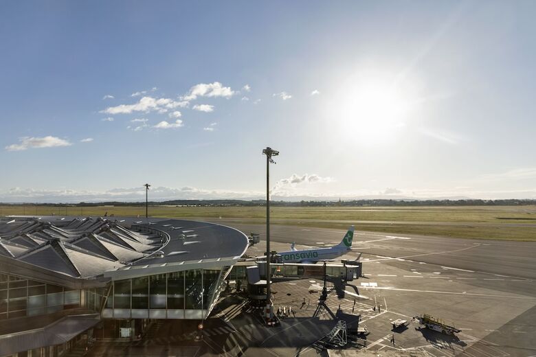Hotel Moxy Lyon Airport
