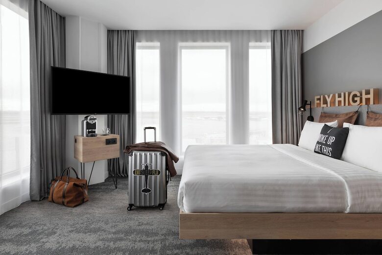 Hotel Moxy Lyon Airport