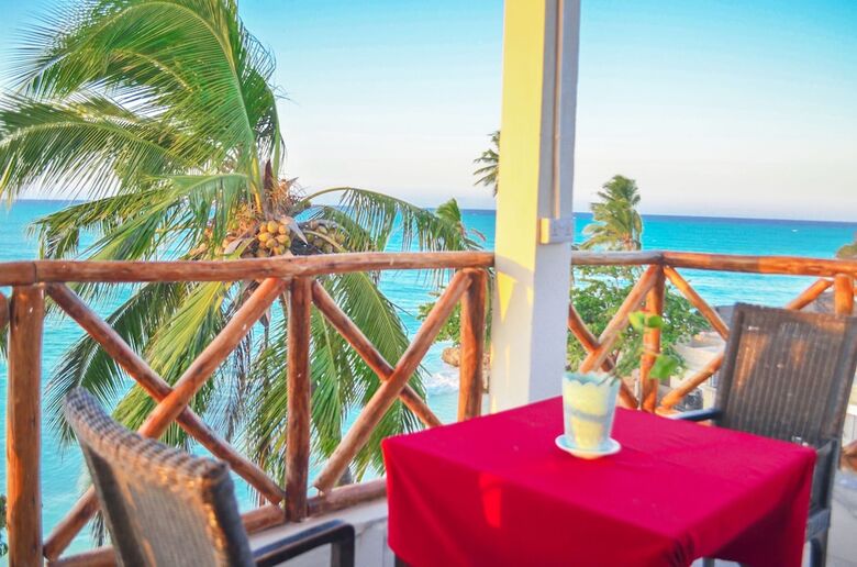 Room-room V Beach Front Sea View 2nd Fla