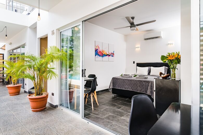 In The Shade Hotel - Coworking - Adults Only