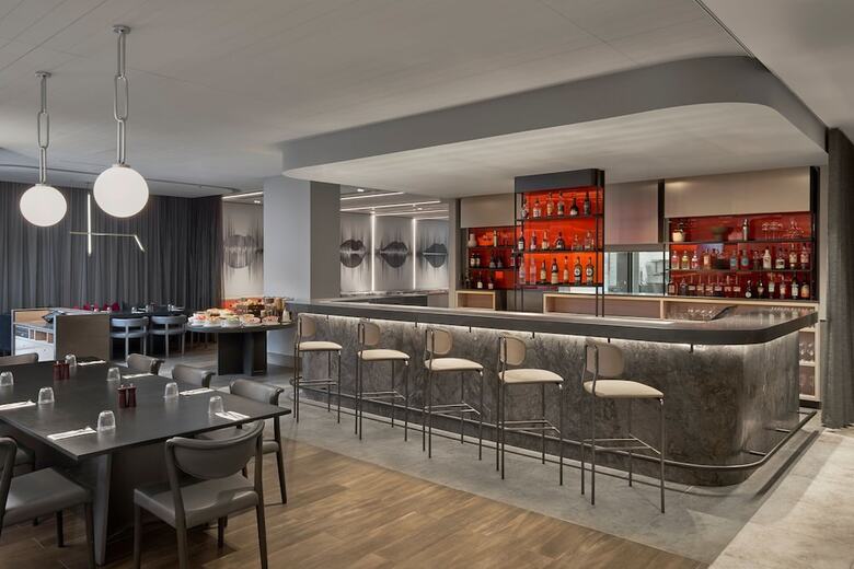 Hotel Courtyard By Marriott Melbourne Flagstaff Gardens