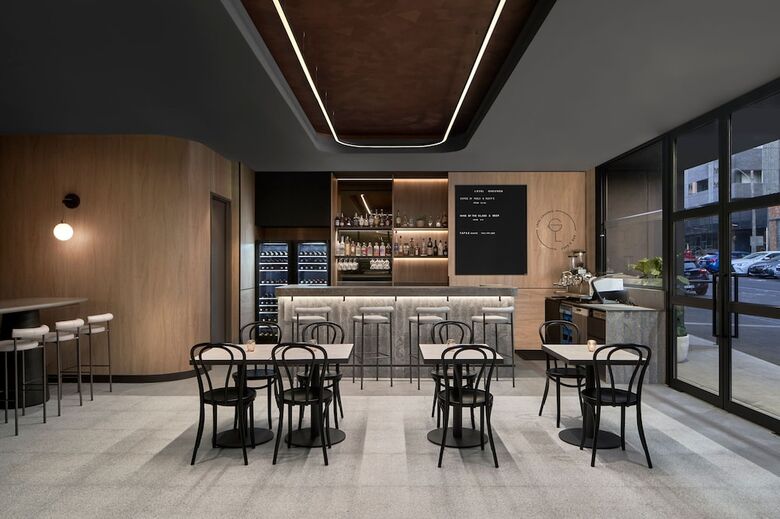 Hotel Courtyard By Marriott Melbourne Flagstaff Gardens