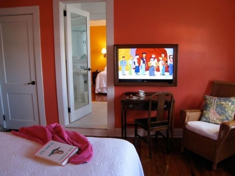 Colony Hotel & Caba�a Club