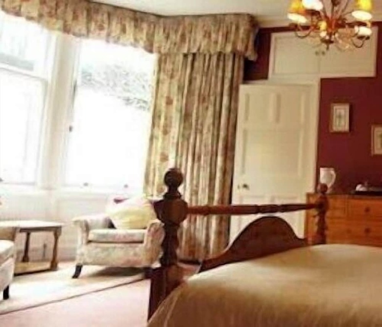 Grosvenor Gardens Hotel