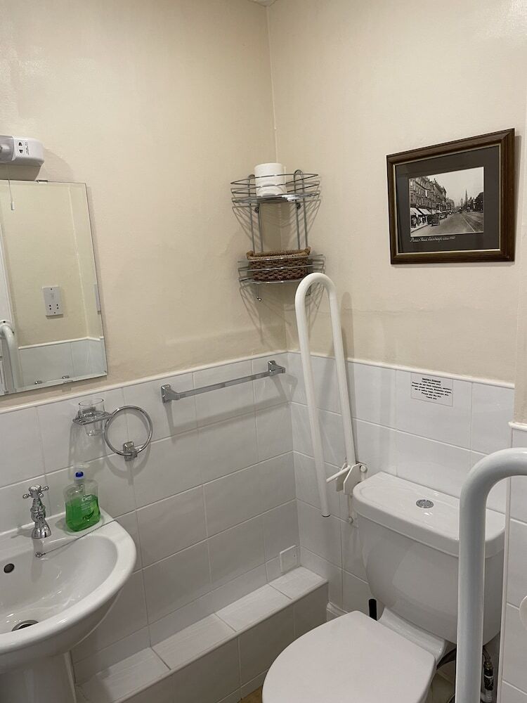 Grosvenor Gardens Hotel