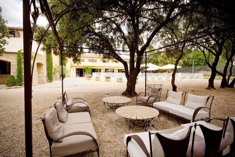 Hotel H�tel C�t� Ventoux