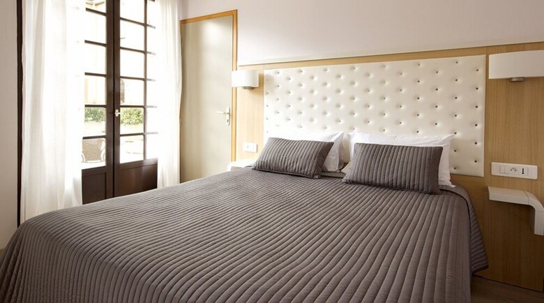 Hotel H�tel C�t� Ventoux