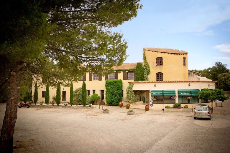 Hotel H�tel C�t� Ventoux