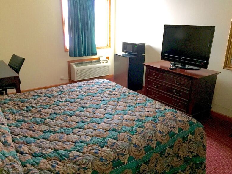 Hotel Executive Inn And Suites