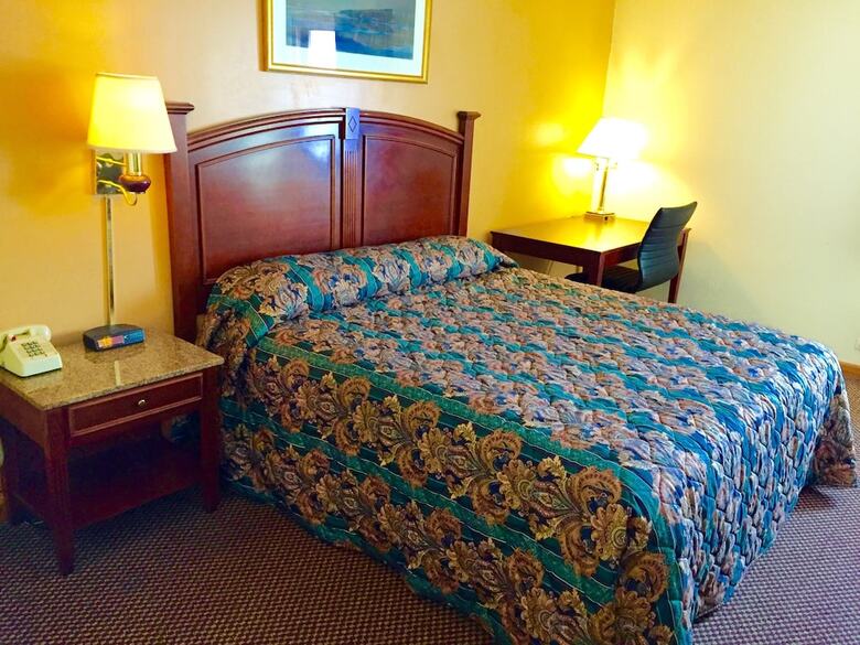 Hotel Executive Inn And Suites